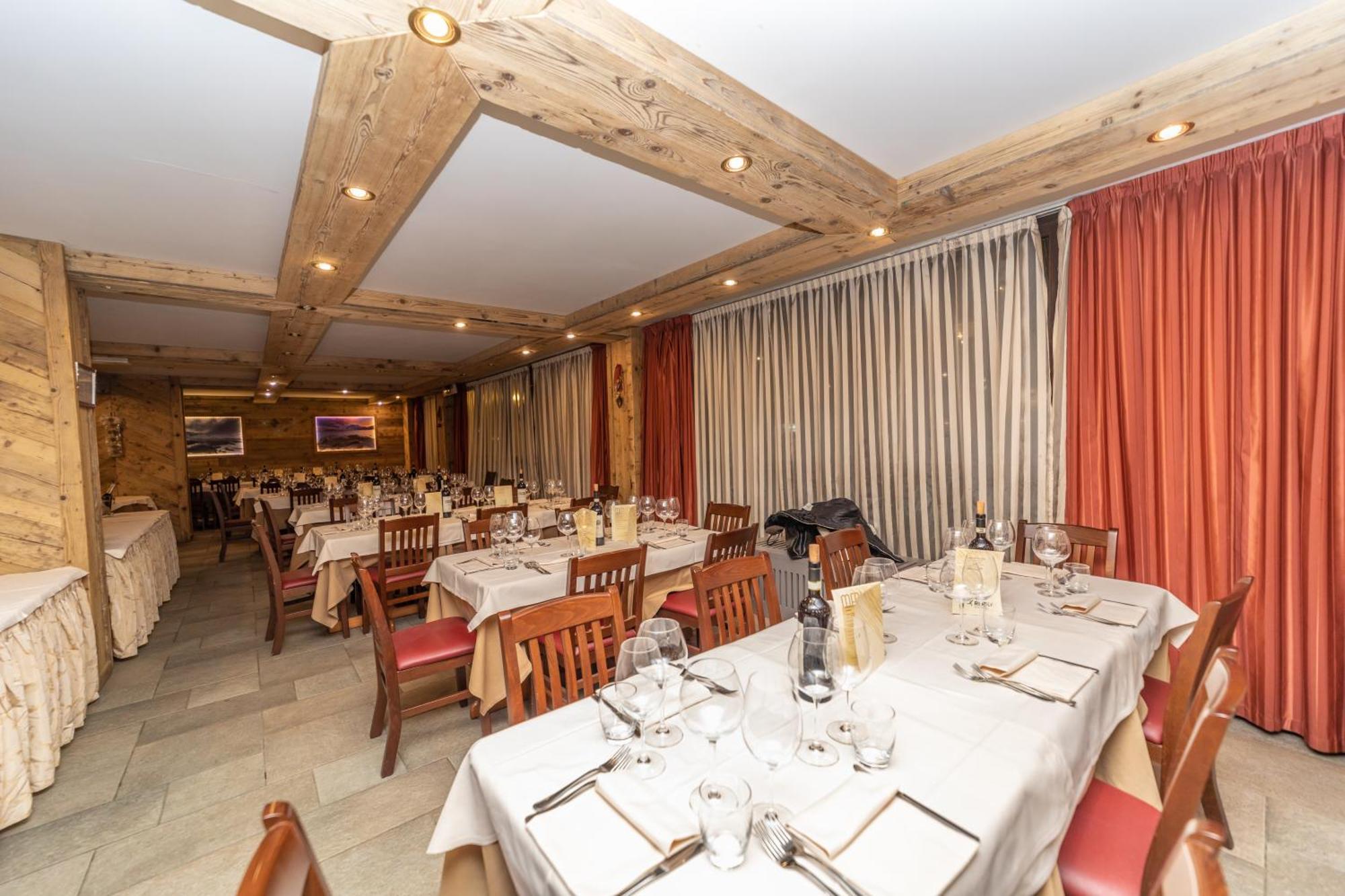 Hotiday Chalet Sestriere Vialattea エクステリア 写真