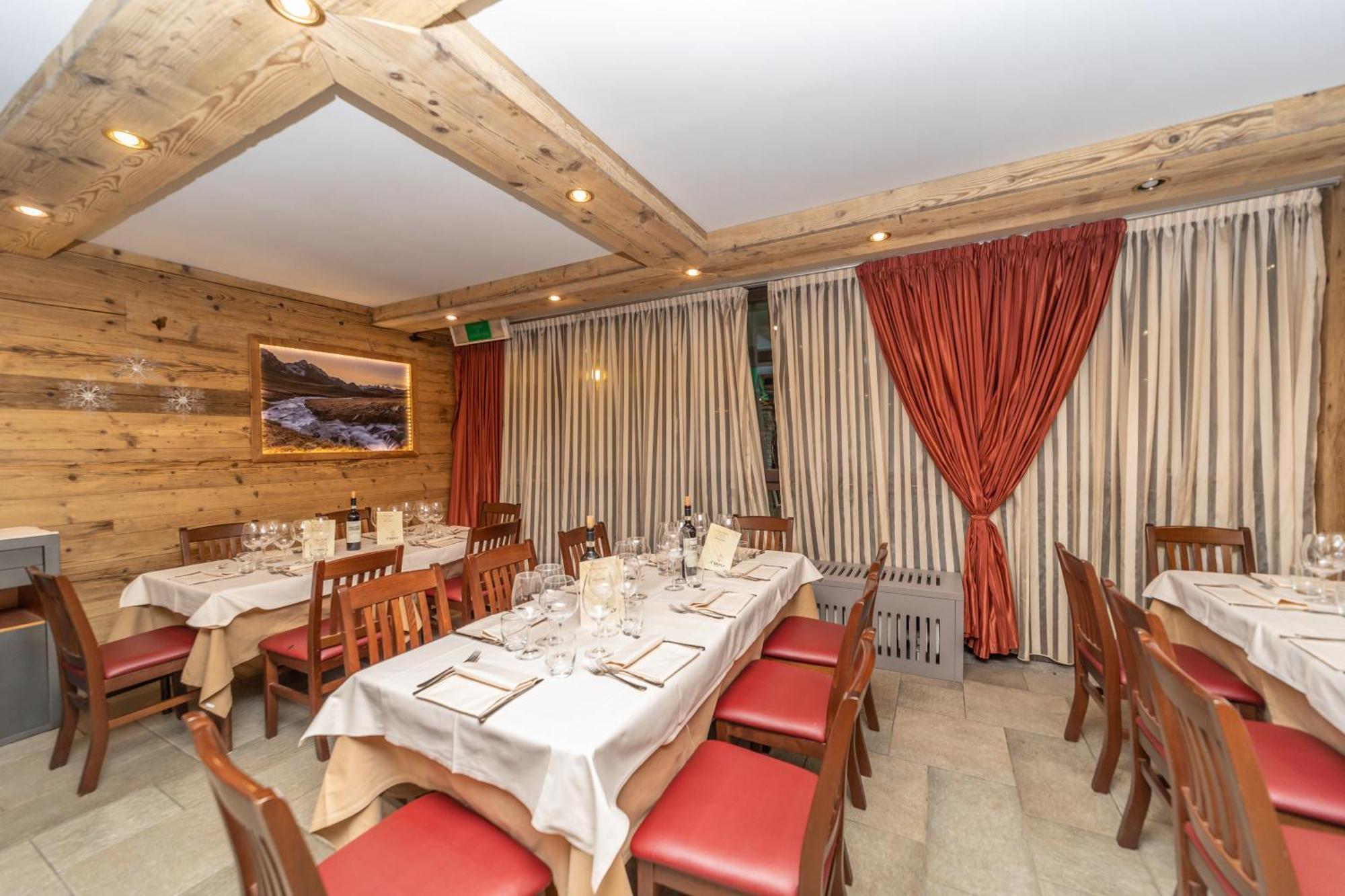 Hotiday Chalet Sestriere Vialattea エクステリア 写真