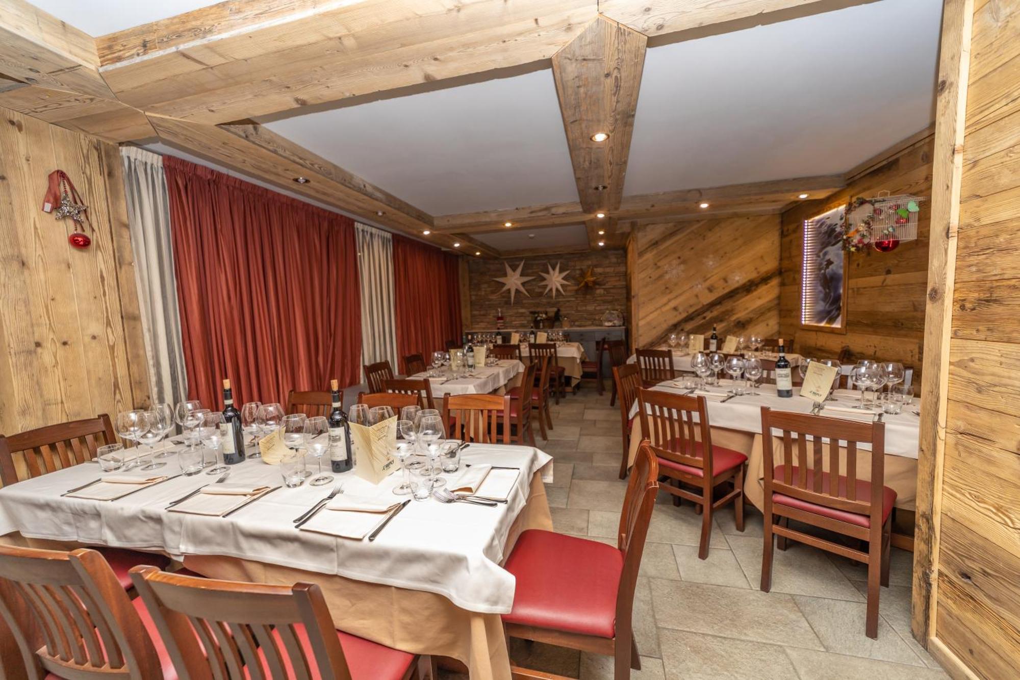 Hotiday Chalet Sestriere Vialattea エクステリア 写真