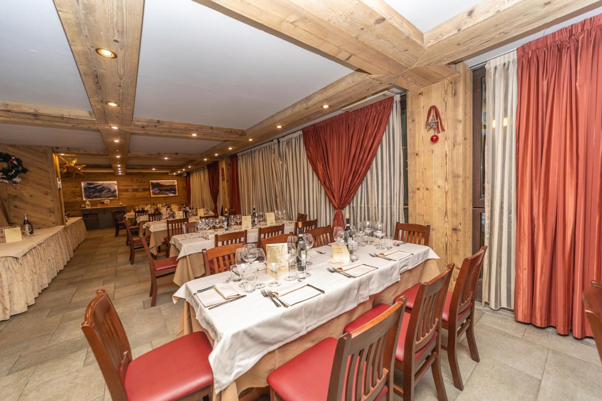Hotiday Chalet Sestriere Vialattea エクステリア 写真