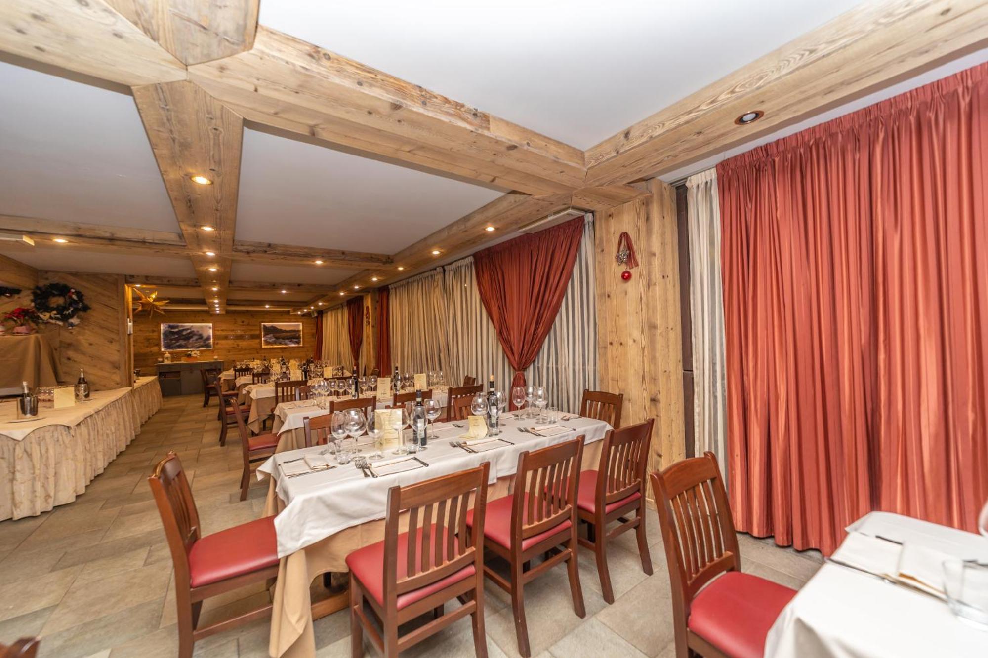 Hotiday Chalet Sestriere Vialattea エクステリア 写真